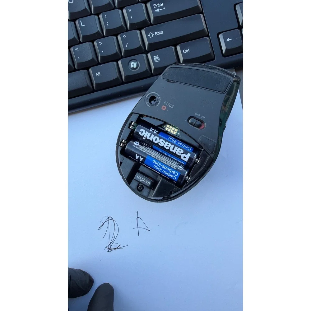 Acer Wired Multimedia Keyboard with Volume Dial and Logitech Wireless Mouse Bund